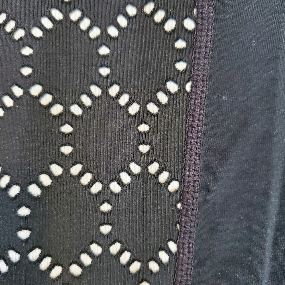 Athleta chaturanga capri legging laser cut eyelet details‎ black size xs - Picture 8 of 13